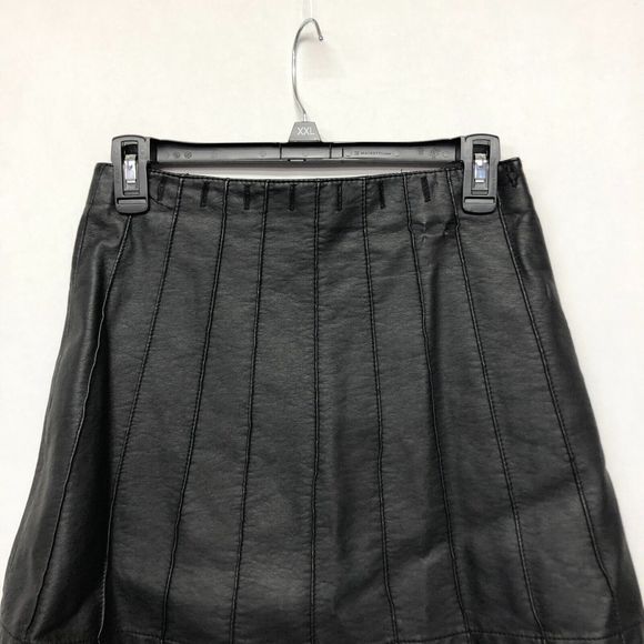 Free People Women Faux Leather Snap Button Mini Skirt Size 2 Black M122 -28 - Picture 14 of 15